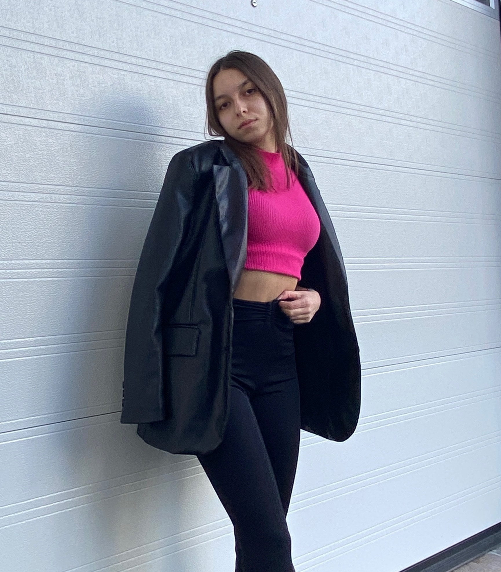 Flared leggings, pink crop top, leather blazer, outfit inspo, outfit ideas 

#LTKfit #LTKeurope #LTKstyletip