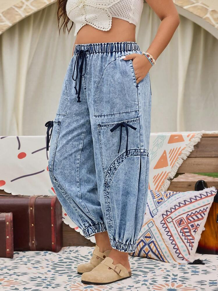 EMERY ROSE Plus Size Solid Color Bow-Knot Decor Multiple Pockets Elastic Waist Loose Jeans | SHEIN
