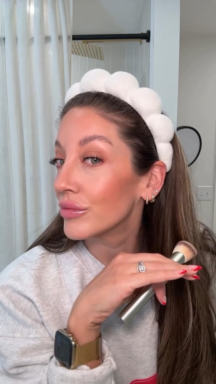 I couldn’t be de influenced any longer… 



#makeup #momsofinstagram #fyp #makeupoftheday #matureskin 

#LTKgrwm #LTKselfcare #LTKBeauty