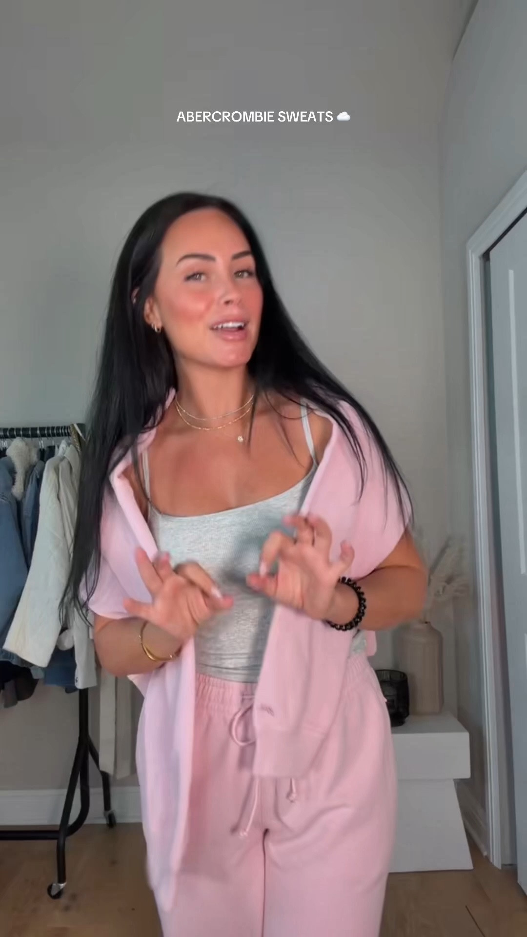 Abercrombie ypb sweats 😍

My sizing 5’7, 145lbs, 32dd
I’m wearing size smalls 

#LTKootd #LTKgrwm #LTKTravel