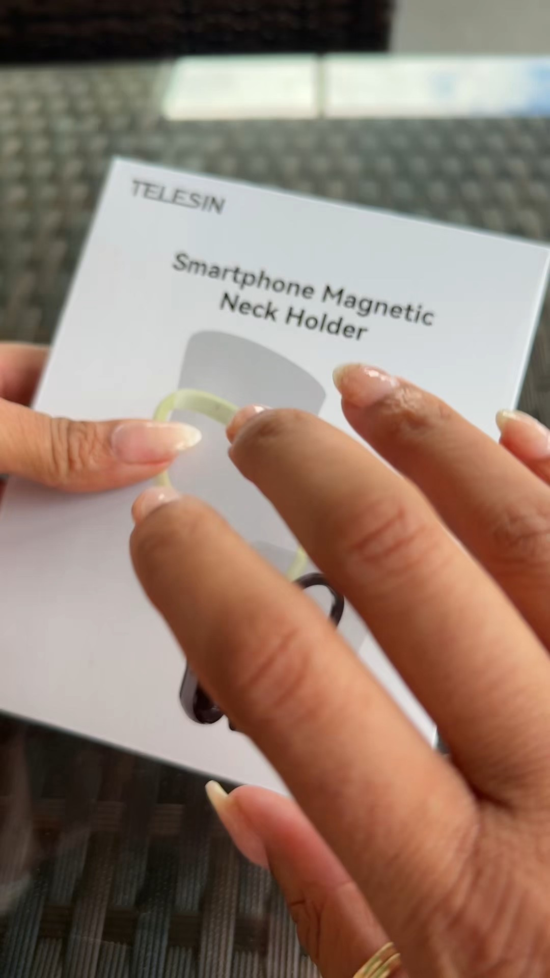 POV: You’re traveling solo and need both hands free for pics, shopping, or airport coffee runs ☕️✈️ … this magnetic neck holder is a life saver. 🤯
Perfect for vlogging, taking hands-free pics, or just living your best travel life.
Would you rock this on your next trip?


#LTKTravel