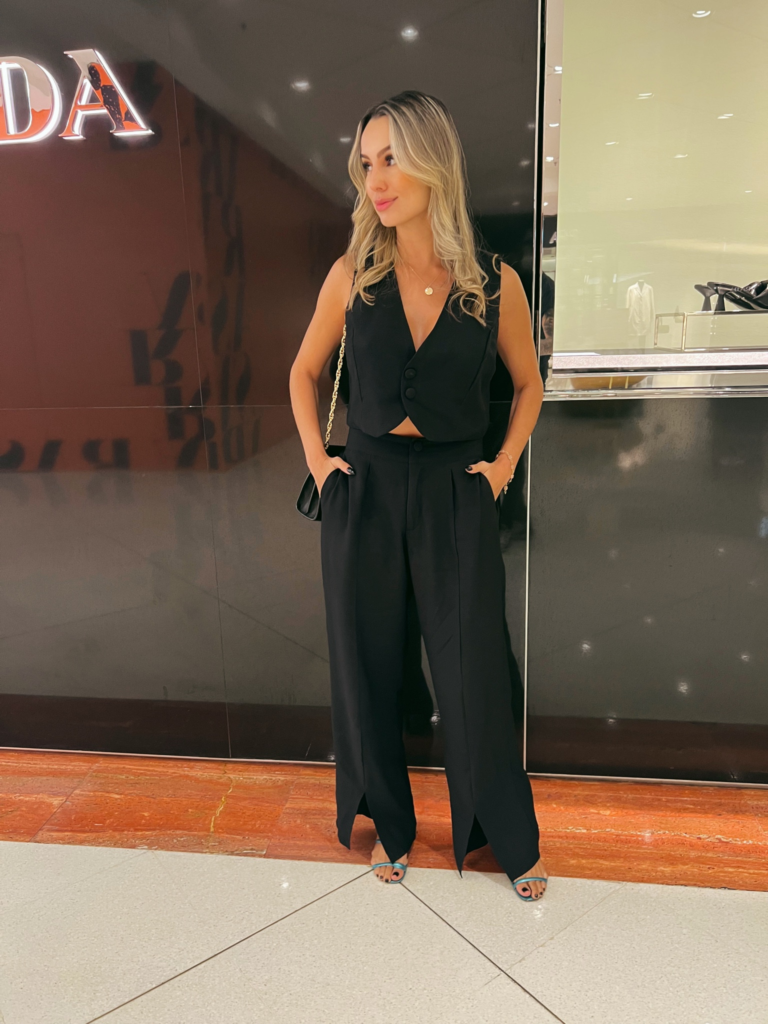 ALL BLACK it's always a good idea!

#DiaDasMãesLTK

#LTKbrasil #LTKworkwear #LTKGiftGuide