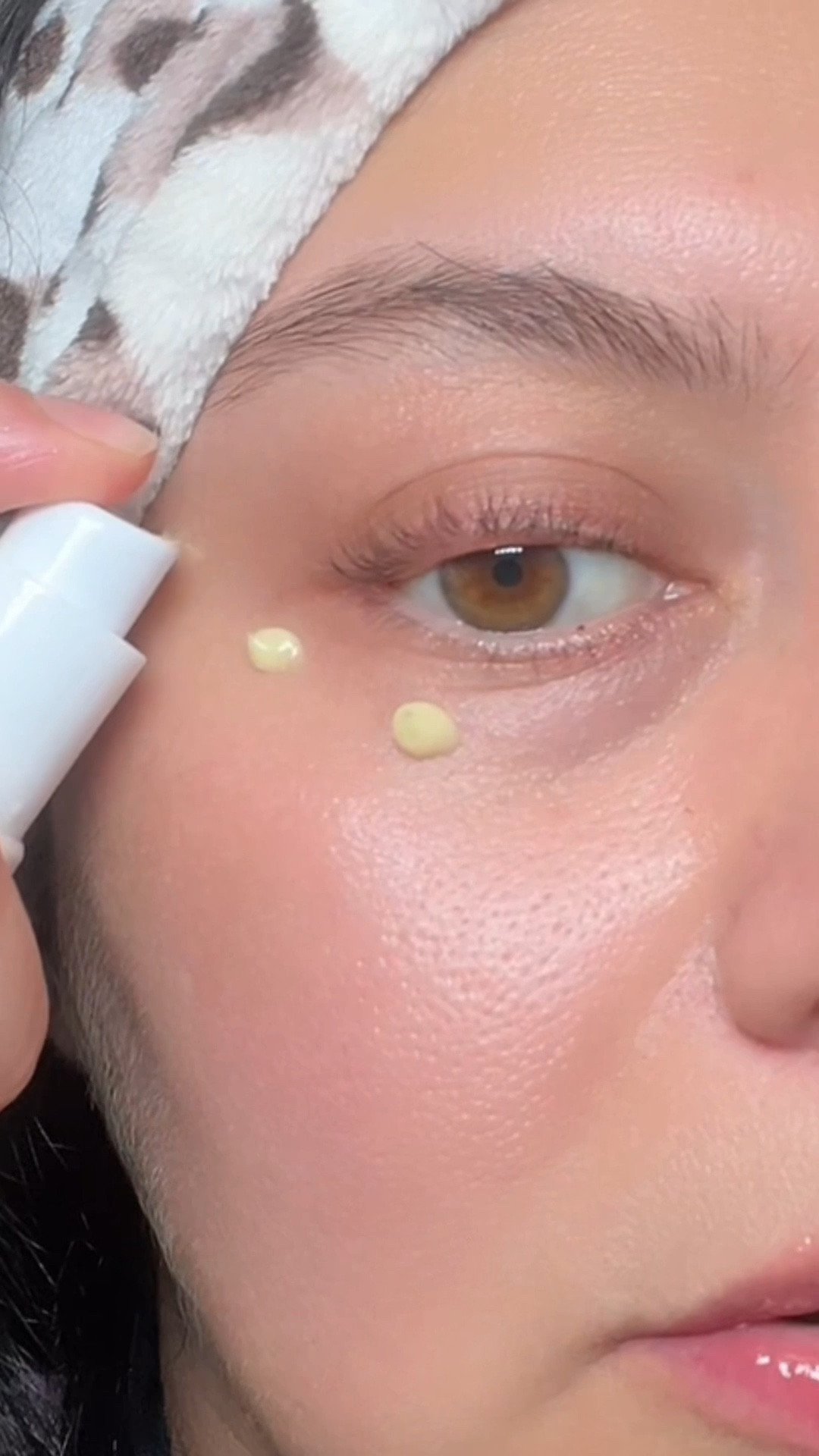 Gentle, effective, and glow-boosting, that’s how I like my skincare. 
The Beauty of Joseon Ginseng Retinal Eye Serum gives me brighter, smoother under eyes without irritation. Perfect for anyone who’s wanted to try retinal but needs something that feels luxurious yet calming.
A must for tired eyes and late nights. 