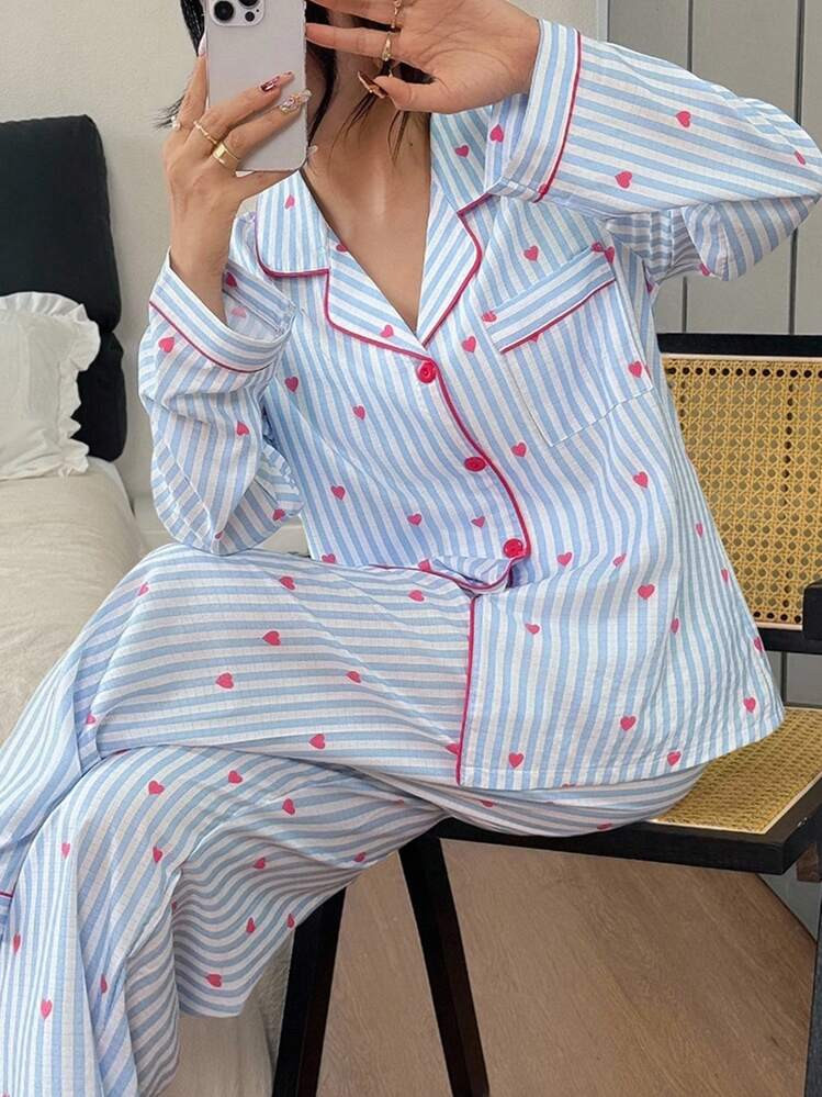 Conjunto De Pijama Casual Multicolor Para Mujer, Blusa De Manga Larga Con Botones Azules Y Pantalones A Rayas Con Detalles De Bolsillo Y Estampado De Corazón, Ropa De Otoño E Invierno Cómoda Y Elegante | SHEIN