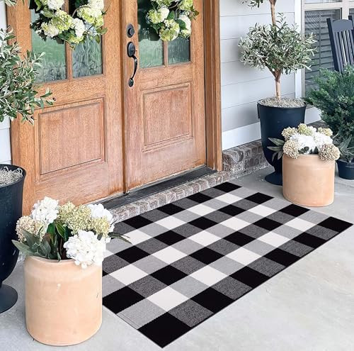 Buffalo Plaid Outdoor Rug 27.5''x 43.3''Black and White Checkered Rug Cotton Machine Washable Farmhouse Mat for Outdoor, Kitchen, Farmhouse, Entryway,Bathroom | Amazon (US)
