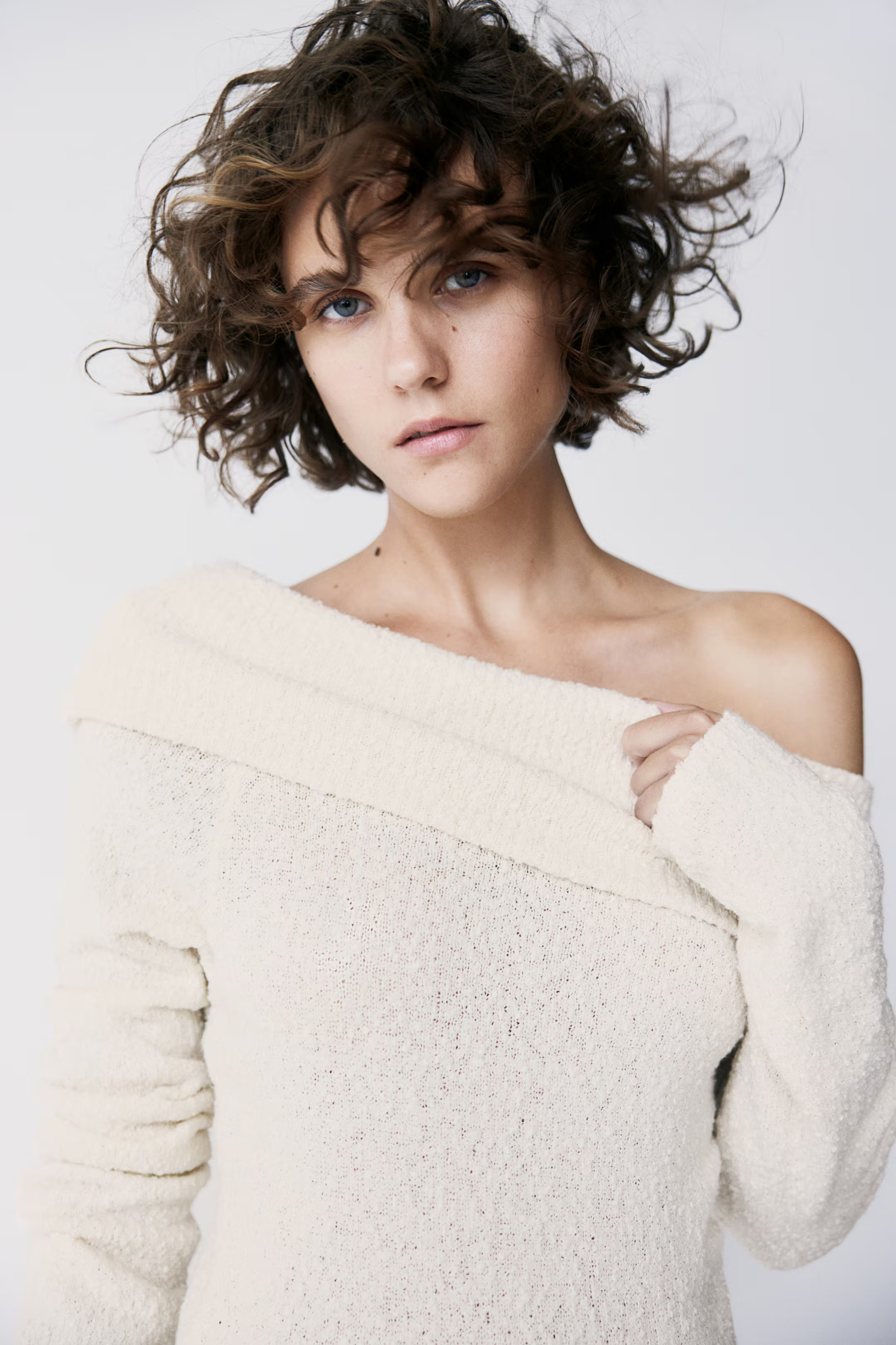 Bouclé-knit off-the-shoulder dress - Cream - Ladies | H&M GB | H&M (UK, MY, IN, SG, PH, TW, HK)