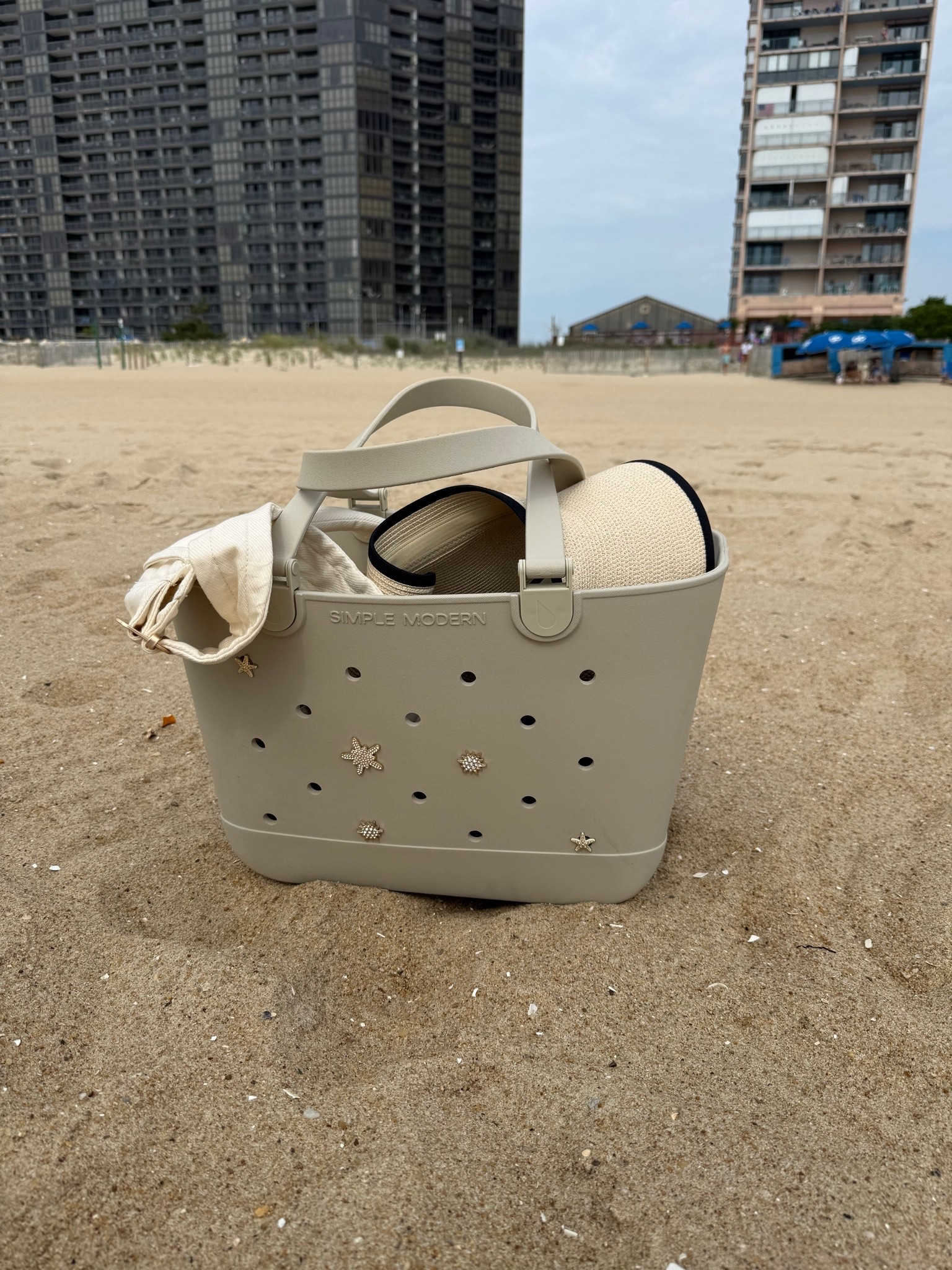 Bogg bag who??? I have been LOVING this bag for the beach, splashpad, park, etc. so cute and sooo chic with the little charms!🤩❤️

#LTKmomlife #LTKootd #LTKdayinmylife