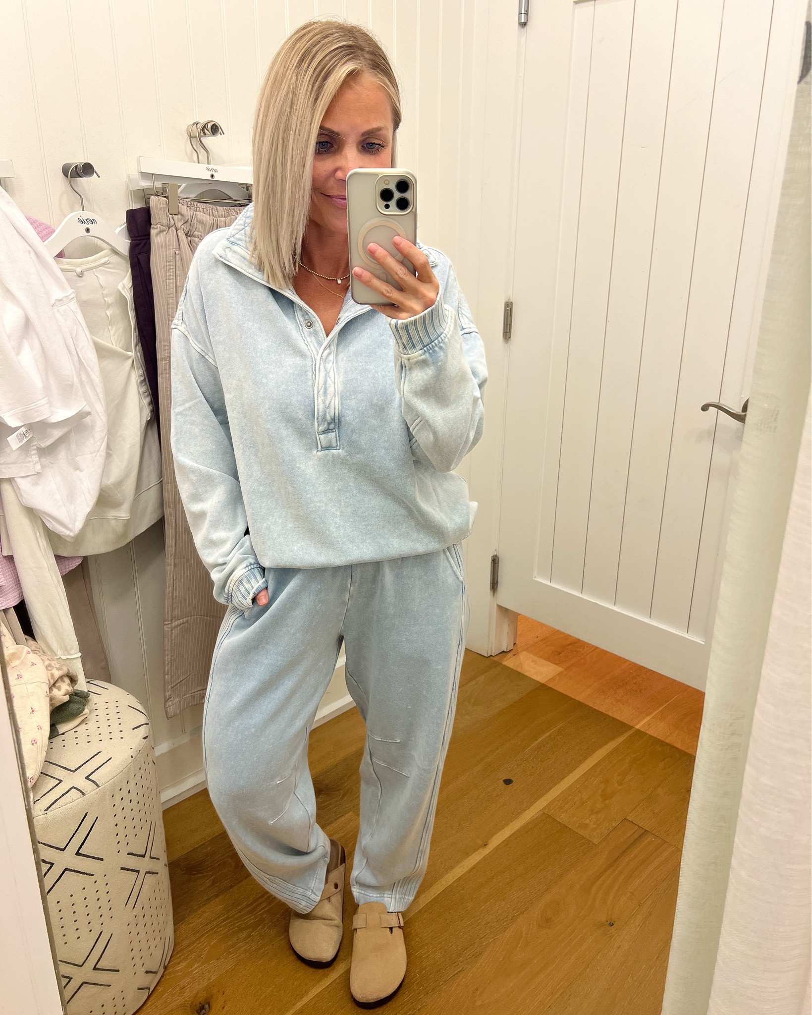 Scroll to see all my looks ->

Aerie Try-On with their new arrivals that are so good & part of the LTK sale! 👏


Aerie finds, fall outfits, fall style, oversized sweatshirt, sweatpants, casual style, petite style, midsize fashion, fall must haves 

#LTKMidsize #LTKSeasonal #LTKFallSale