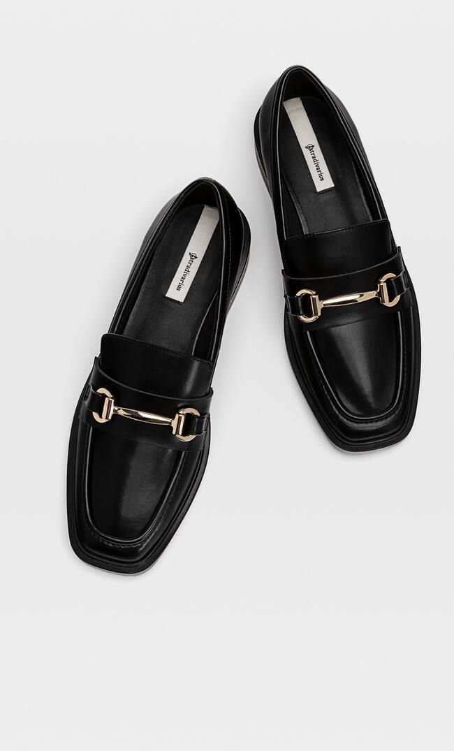 Black loafers with buckle detail - Women's fashion | Stradivarius United Kingdom | Stradivarius (UK)