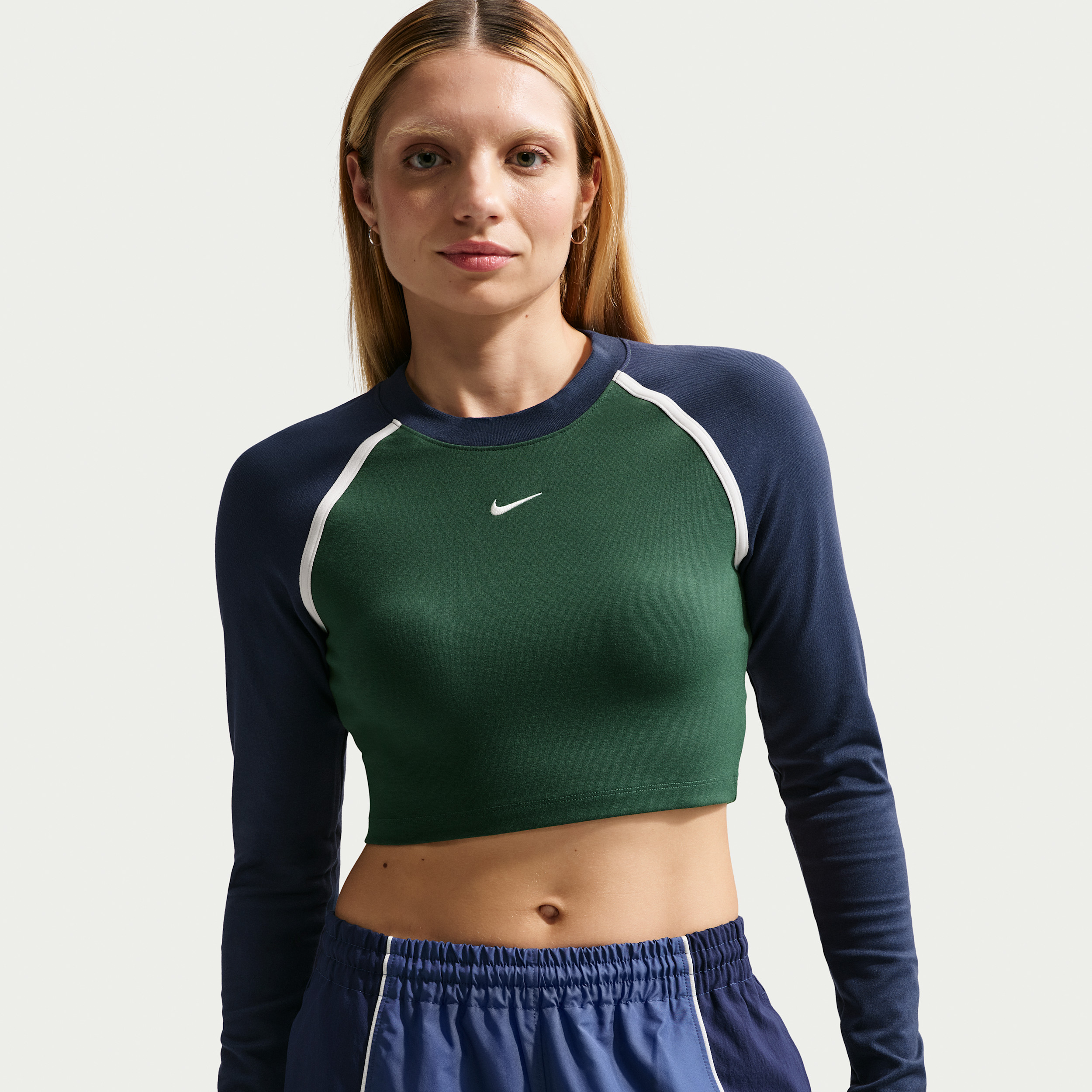 Women's Nike Sportswear Tight Long-Sleeve Cropped Top in Green | IF0338-323 | Nike (US)