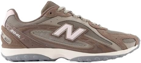 New Balance Women's 204L in Silver Metallic with Black | Amazon (US)