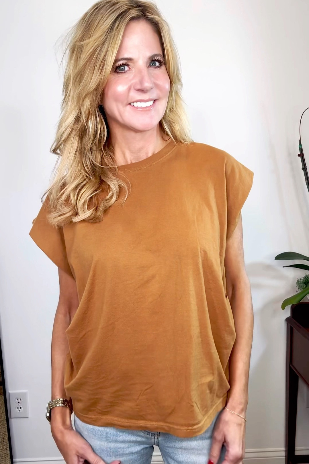 Tips for styling a basic tshirt & jeans:

1) Tuck the front
2) Add a belt
3) Swap out sneakers for a comfortable pair of boots
4) Add some statement jewelry 
5) Grab a cute purse 😉

#LTKVideo #LTKStyleTip #LTKOver40