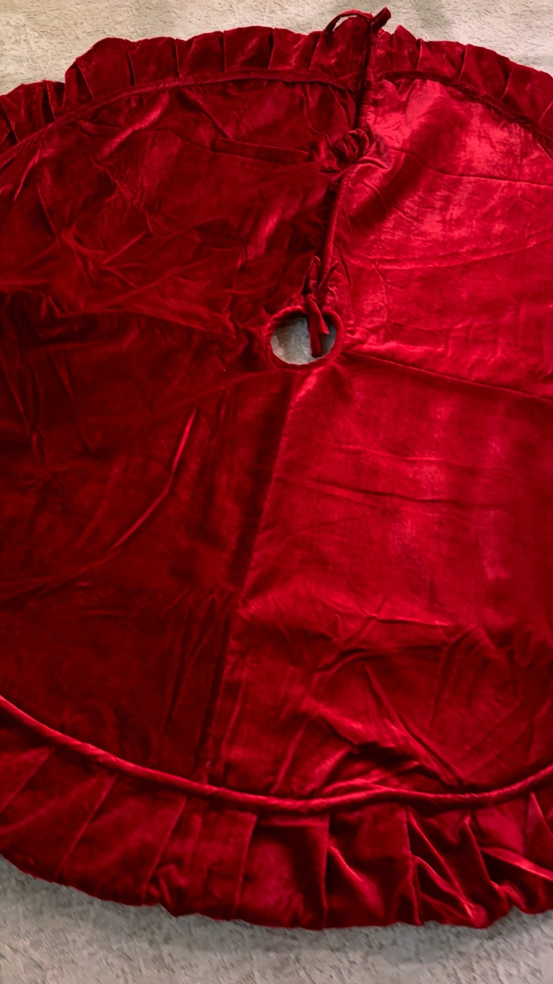 I’m in love with my 72 inch tree skirt! It’s perfect for my 15ft tree. It also comes in larger and smaller sizes. The quality is soo amazing! Wayfair, Christmas decor, tree skirt, Christmas tree 

#LTKHome #LTKHoliday