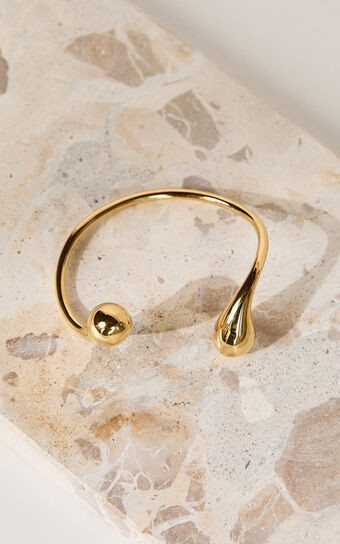 Brody Braclet - Teardrop Open Ended Bracelet in Gold | Showpo (US, UK & Europe)