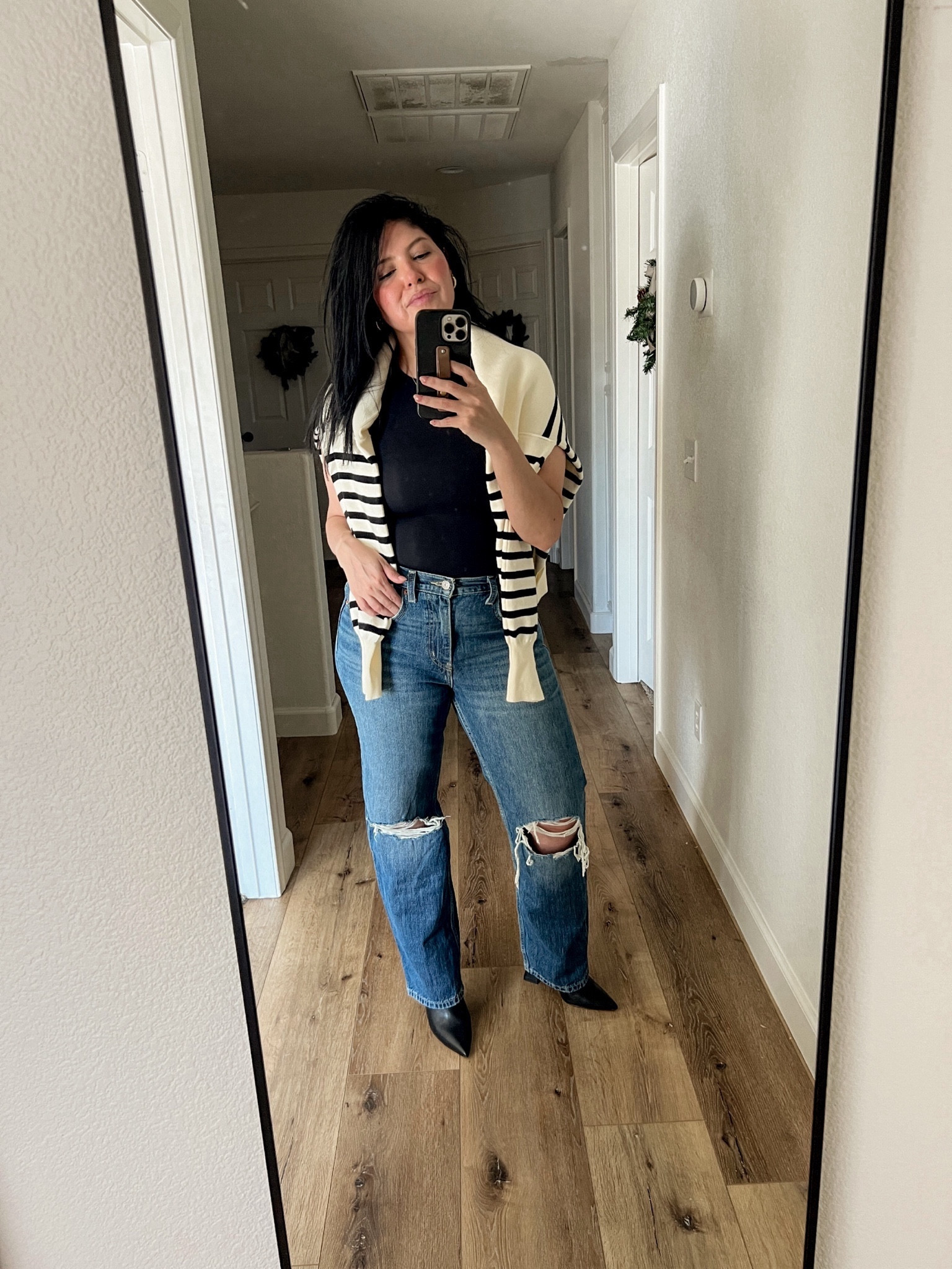 Holiday Casual Outfit

xo, Sandroxxie by Sandra
www.sandroxxie.com | #sandroxxie

#LTKshoecrush #LTKstyletip #LTKHoliday