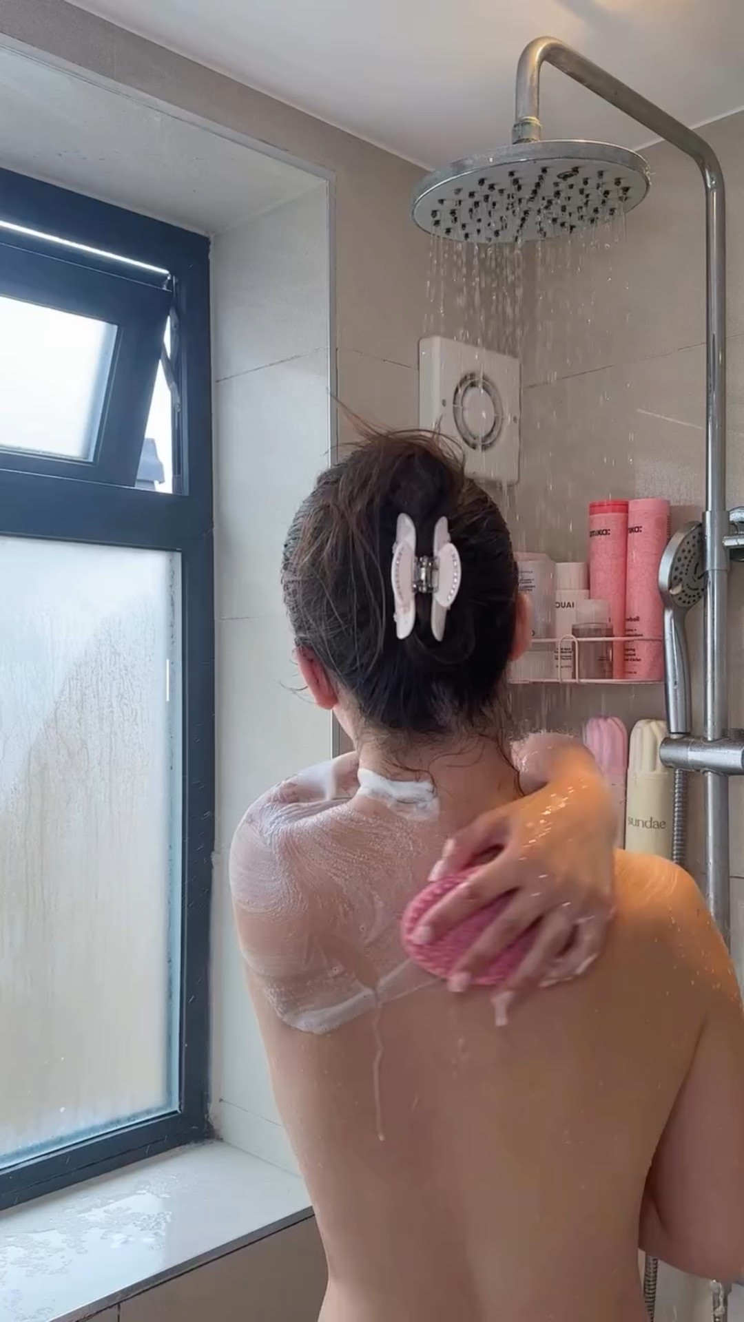 Gloomy pyjama morning routine 

I’ve been feeling really unwell for the last few days, seems to take me ages to fight off bugs. My guy health is super low so I’m going to try a fix it. I’ve started taking bloom in the mornings which I think is starting to help my gut🤍

#morning #morningmotivation #morningroutine #skincare #cleangirl #thatgirl 

Using 
@glowrecipe @sundaebody @cultbeauty @lush @sephorauk