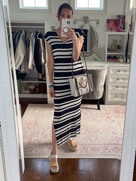 Perfect spring dress to wear to a school function 
Knit dress 
Casual dress
Striped dress 
H&M 
Chloe woody tote 

#LTKover40 #LTKfindsunder50 #LTKitbag