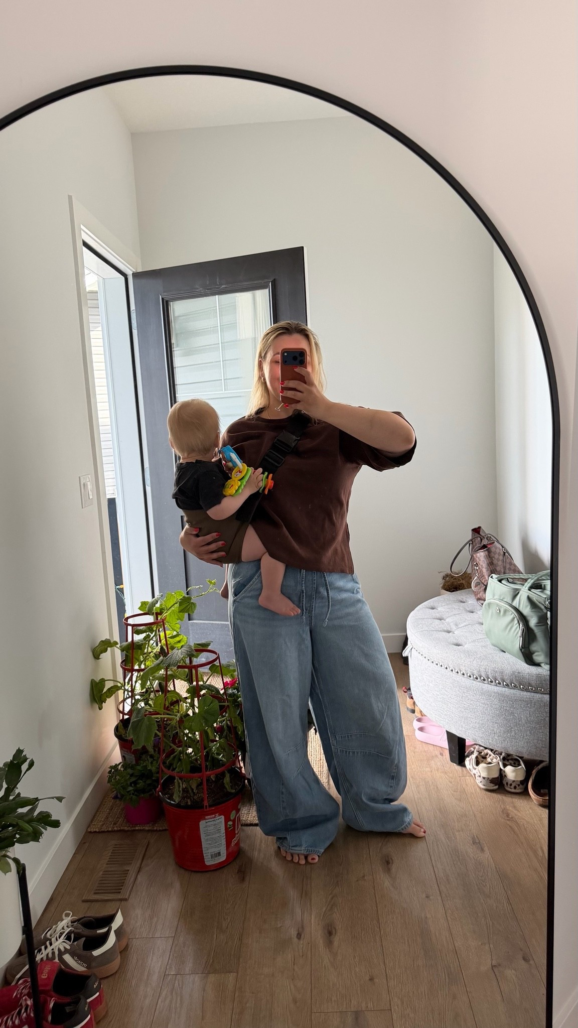 Comfy casual // toddler carrier // mom ootd // gap jeans // zara

#LTKcanada #LTKjeans #LTKmidsize