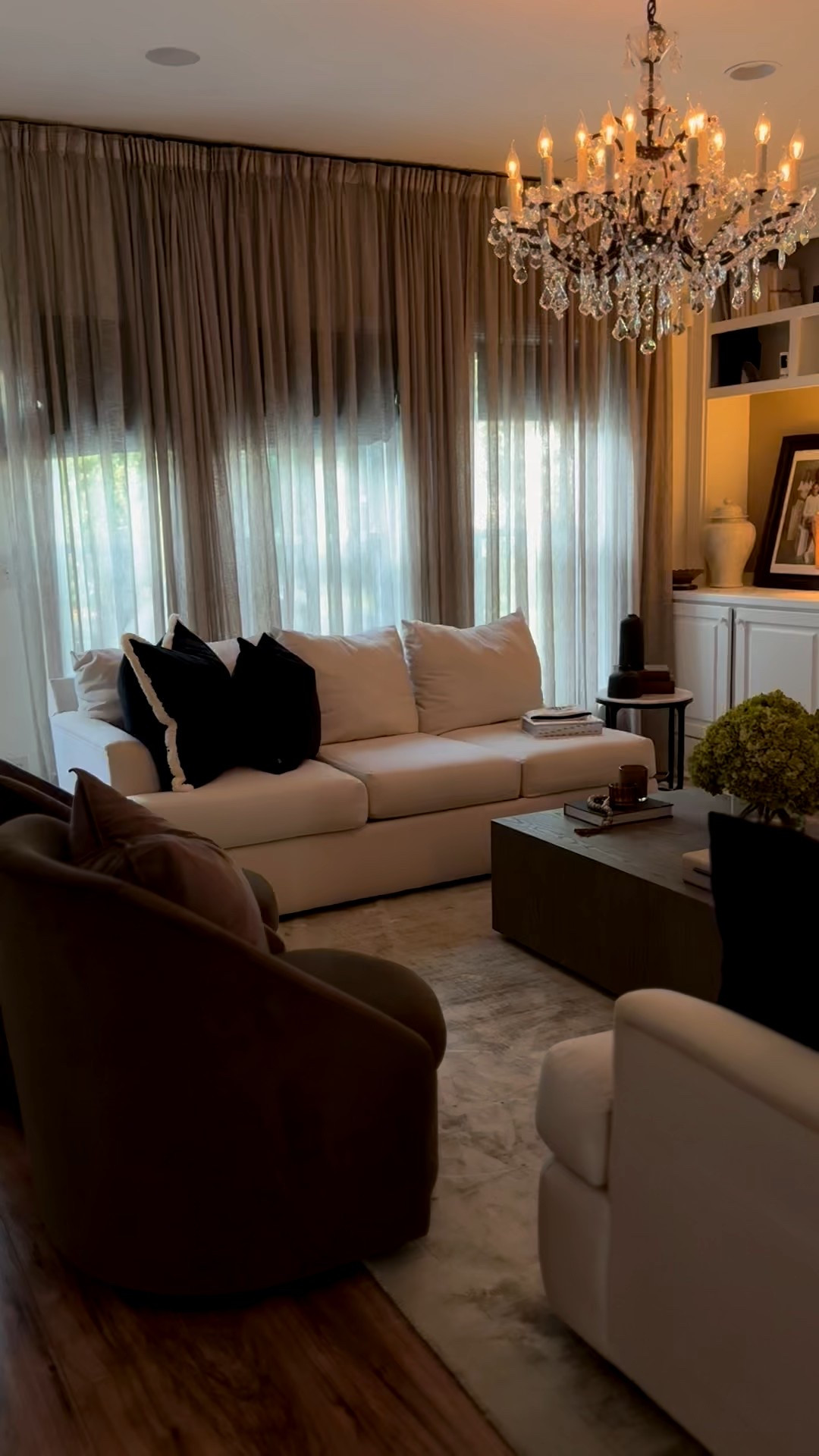 My living room is always fall ready 🤎

#LTKHome #LTKSaleAlert #LTKSeasonal