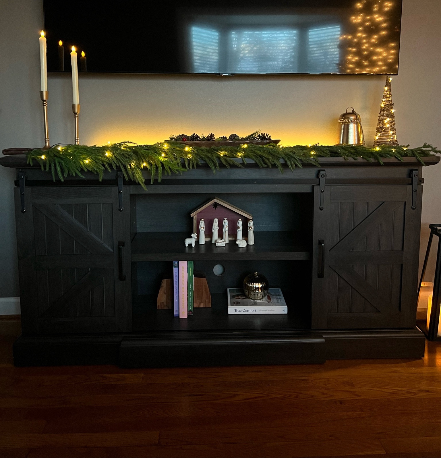 Christmas tv stand decor 

Minimal decor, organic decor, natural decor, modern decor, Christmas mantle, Christmas shelf styling, neutral Christmas decor, gold Christmas decor

#LTKCyberWeek 

#LTKSeasonal #LTKHoliday