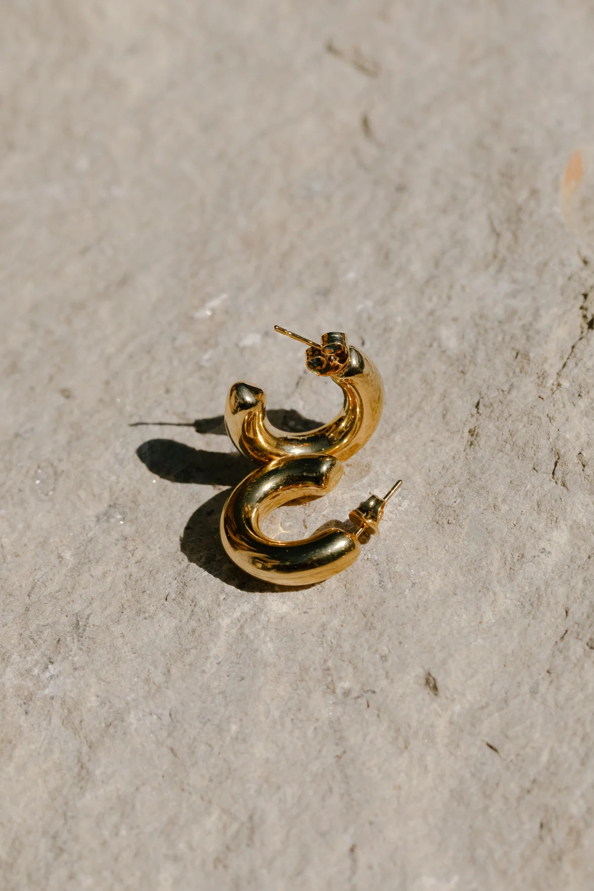 Ore Huggie Hoop - Gold | THELIFESTYLEDCO