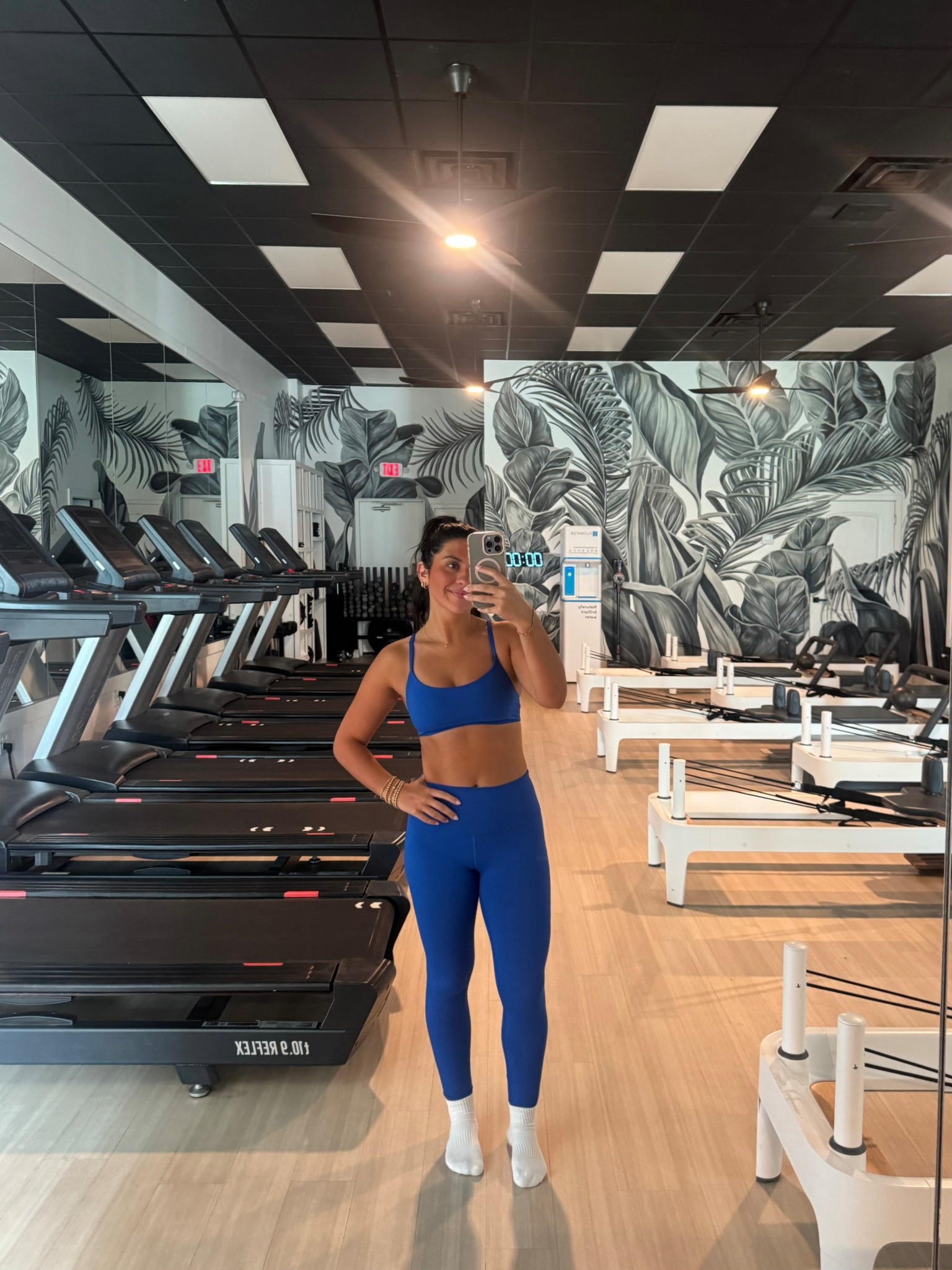 love the color of this workout set 💙 wearing the 4 in both!

Pilates outfit, workout set, lululemon set

#LTKFindsUnder100 #LTKStyleTip #LTKActive