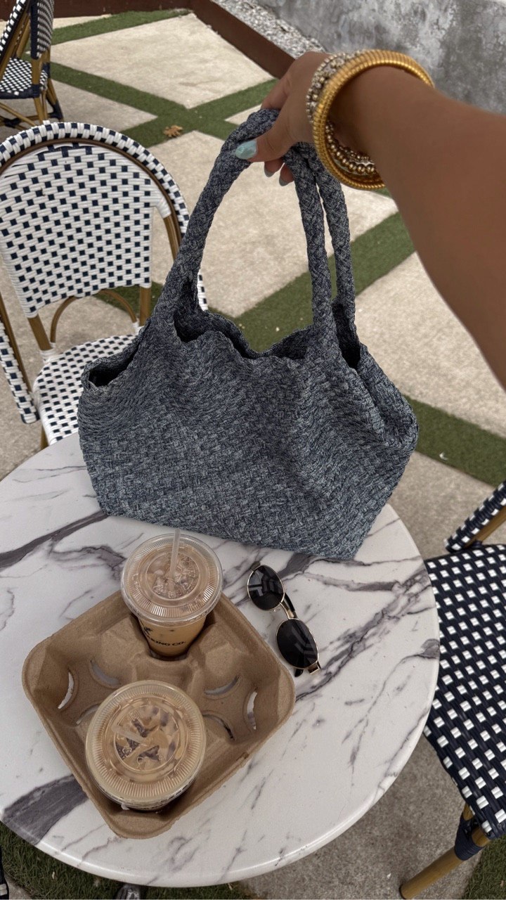 styling my new denim bag from @solandselene 🤍 the perfect transitional tote from summer to fall 🫶🏼