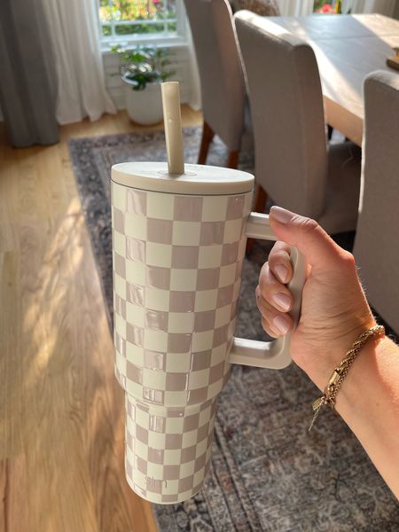 Amazon find! Love this water tumbler and the checkered pattern is so cute! Under $35 and would be a great gift too! 



#LTKfitness #LTKfindsunder50 #LTKGiftGuide