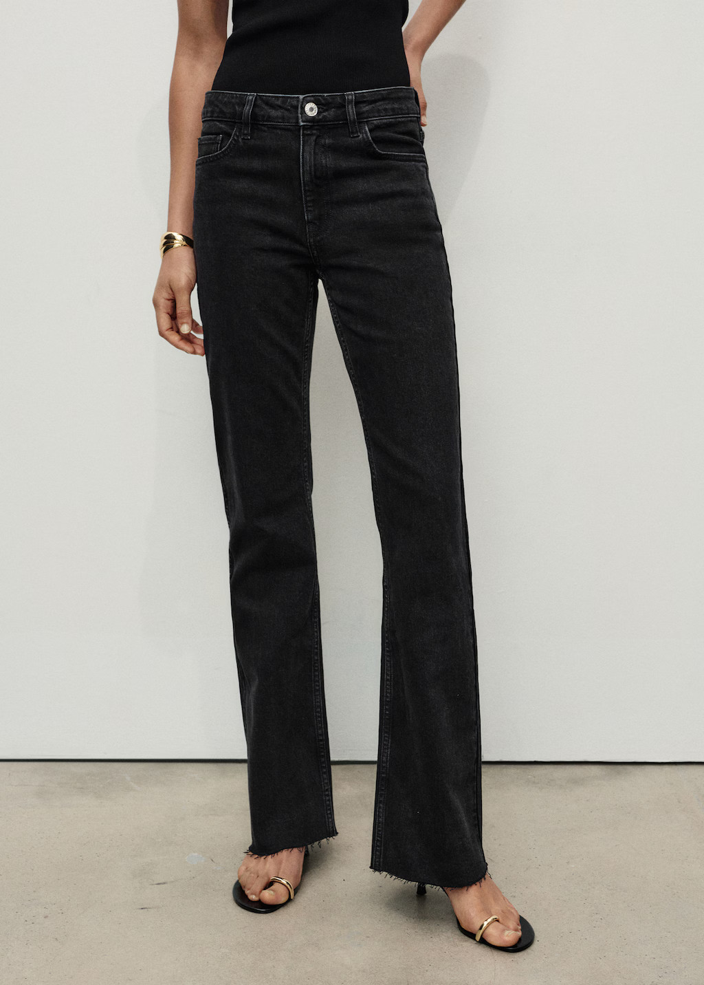 Fiona flared mid-rise jeans | Mango (US/MX/AU)