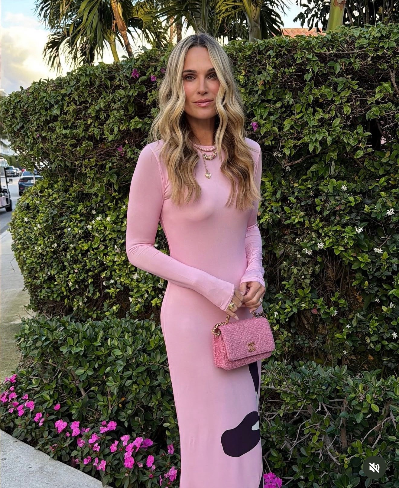 Molly Sims
celebrity style
Maxi dress 

#LTKOver40