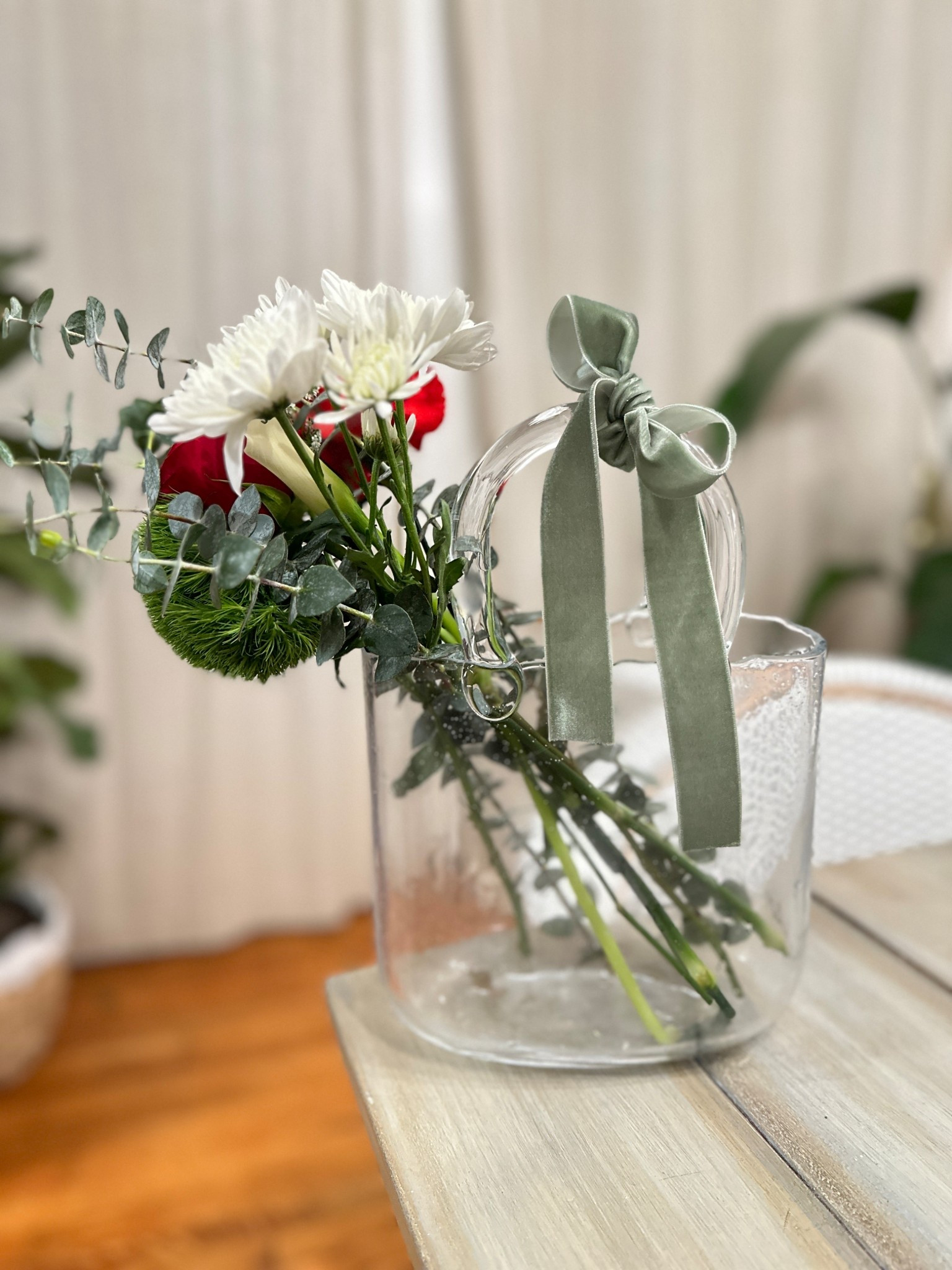 This glass purse vase makes the perfect gift for your best friend, mom, mother in law, teacher or hostess gift! 

Christmas gift ideas. MIL gift idea. Gifts for her. Teacher gift ideas. Gifts for under $30

#LTKFindsUnder50 #LTKCyberWeek #LTKGiftGuide