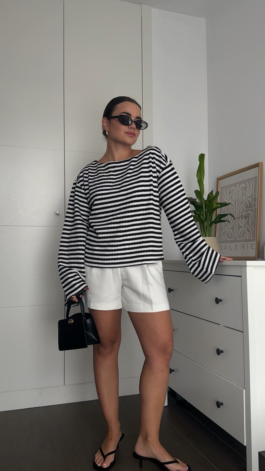 Pre fall outfit! Jersey de rayas y bermudas blancas 

White shorts, stripes sweater 

#LTKSeasonal #LTKeurope