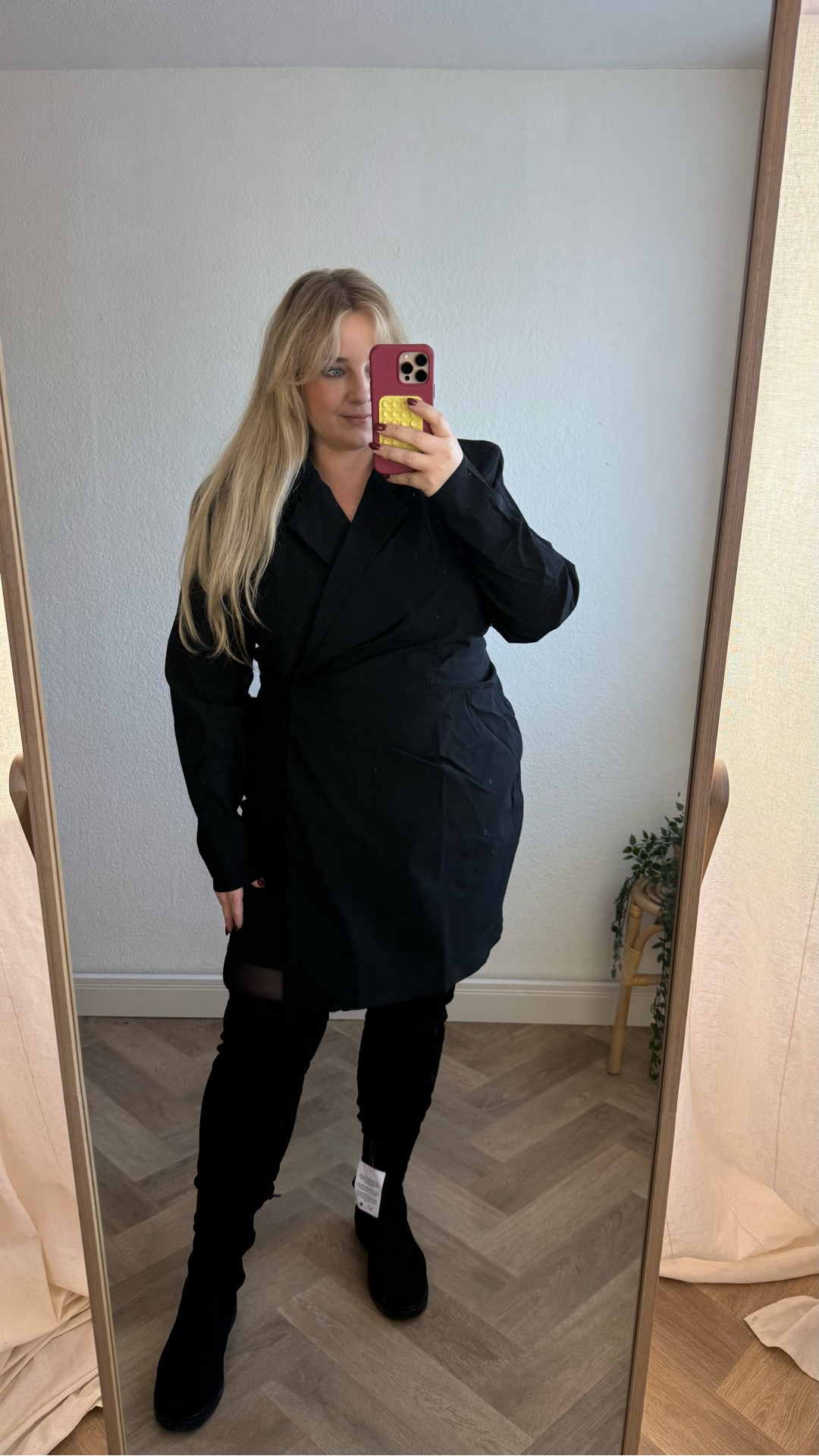 Das kleine Schwarze brauch man Kleiderschrank 🙌🏻

#kleider #schwarz #festlich 

#LTKfestive #LTKkleider #LTKplussize