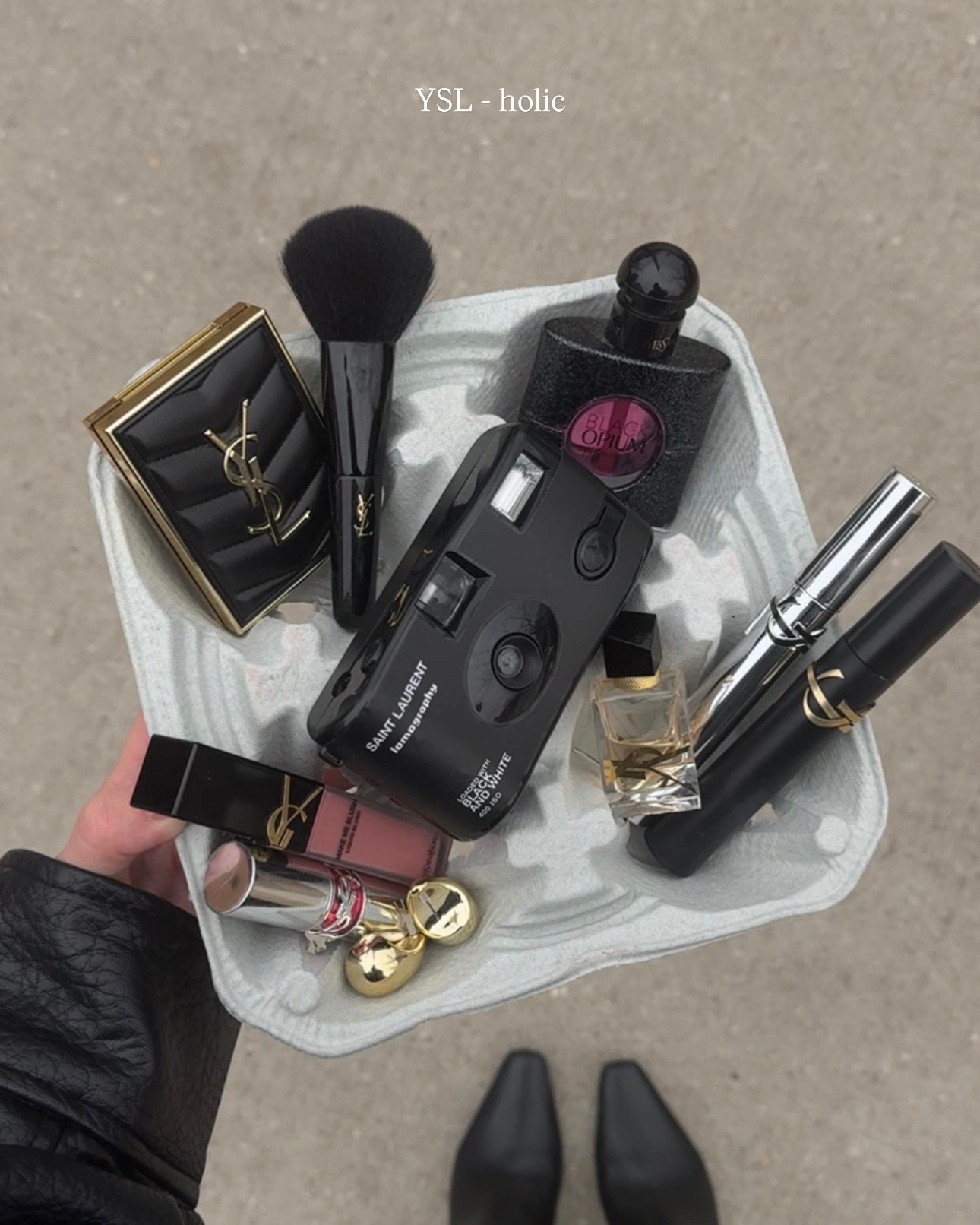 My obsession 🖤

#LTKBeauty #LTKgrwm #LTKvlog