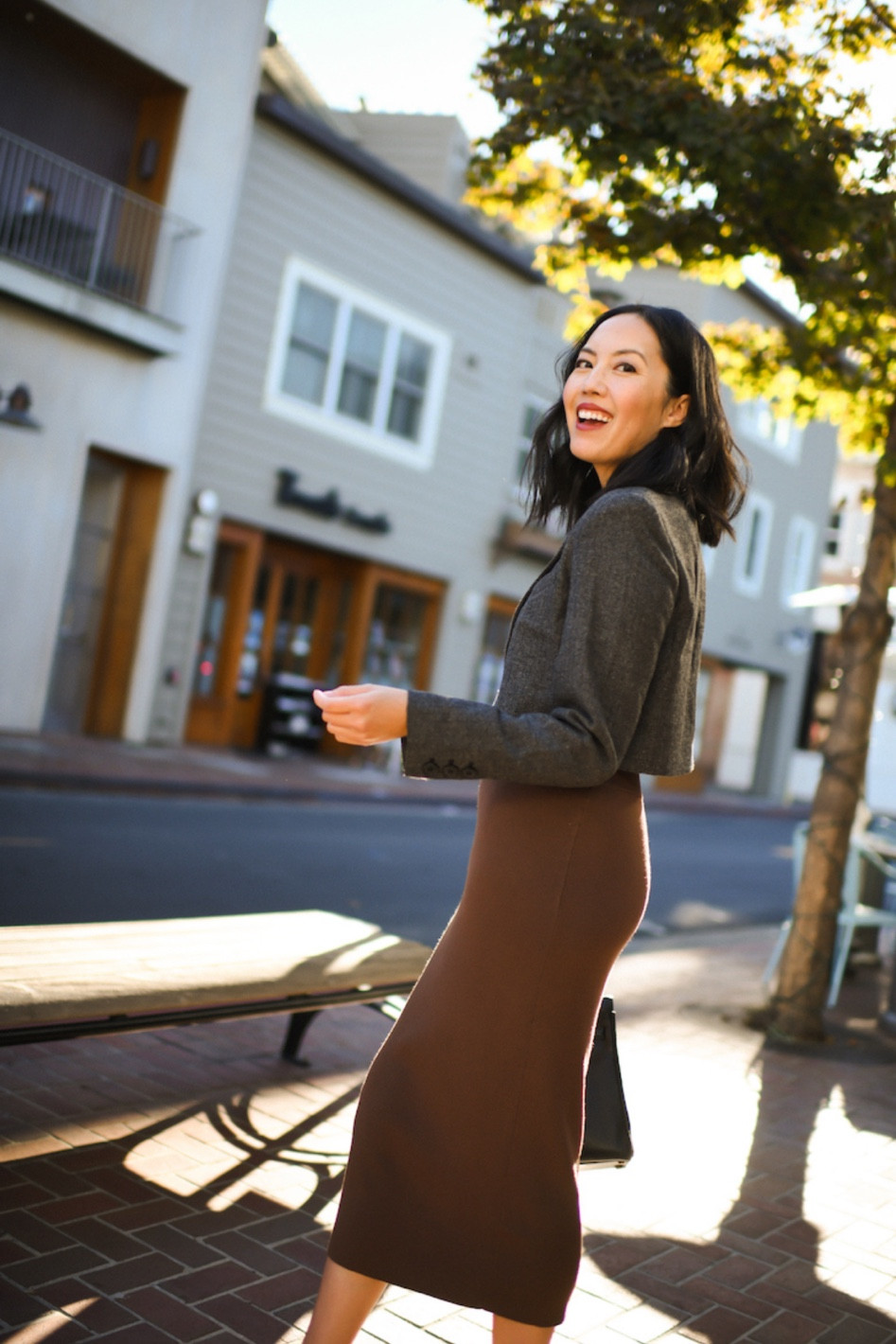 Love this cropped blazer look! Definitely looks more expensive than it is. Find similar items linked below. 

#businesscasual
#workoutfit
#midiskirt
#blazer
#pumps

#LTKstyletip #LTKworkwear #LTKSeasonal