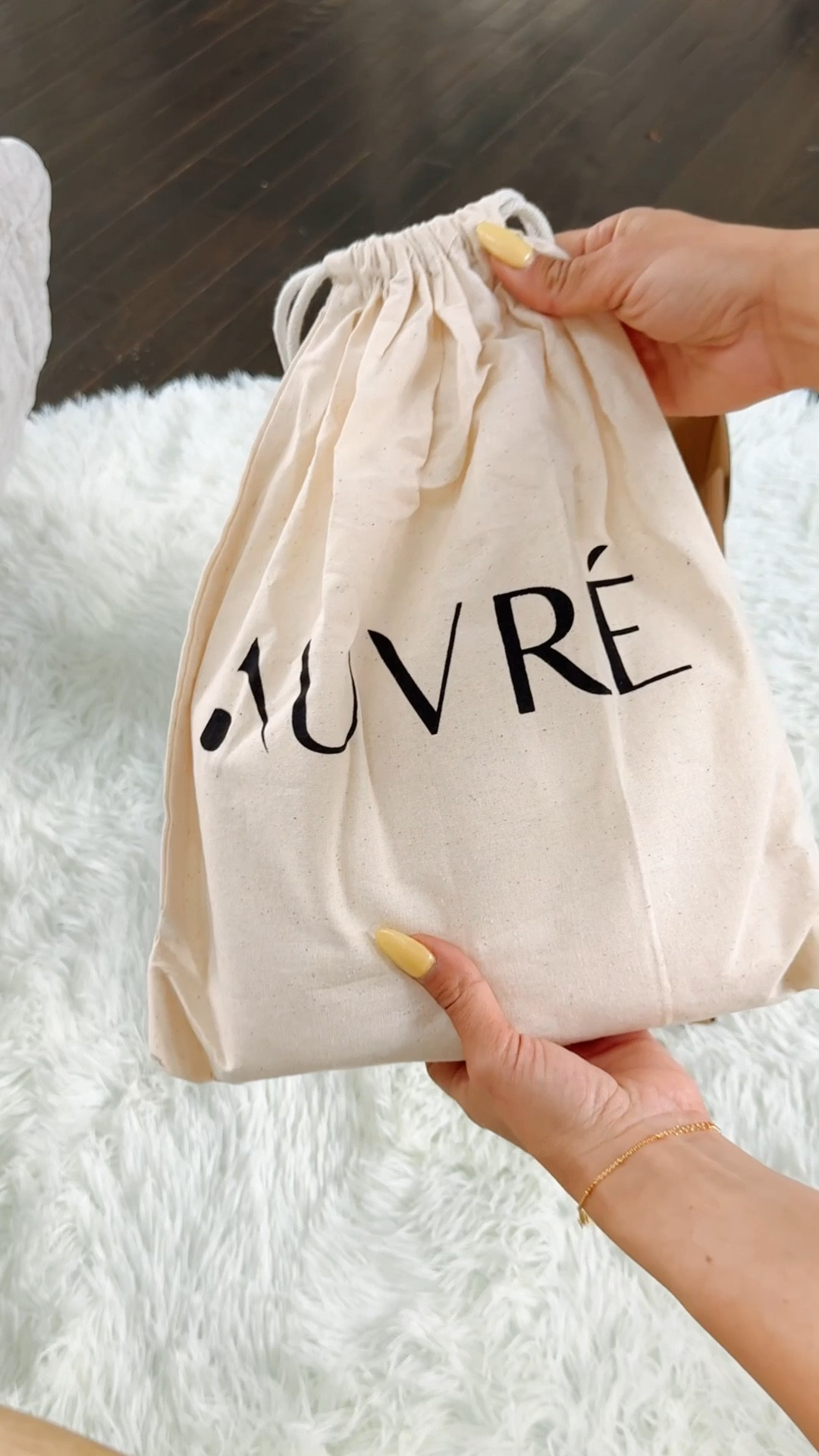 Channeling luxury in my daily style with this statement AUVRÉ clutch. Perfect for those days when you want to lead with intention and presence!
Shop it here 👇🏻


#AuvreLifestyle #LuxuryFinds #LTKstyletip #LTKfashion #liketkit @shop.LTK 
@auvrelifestyle #auvrelifestyle 

#LTKItBag #LTKParties #LTKSeasonal