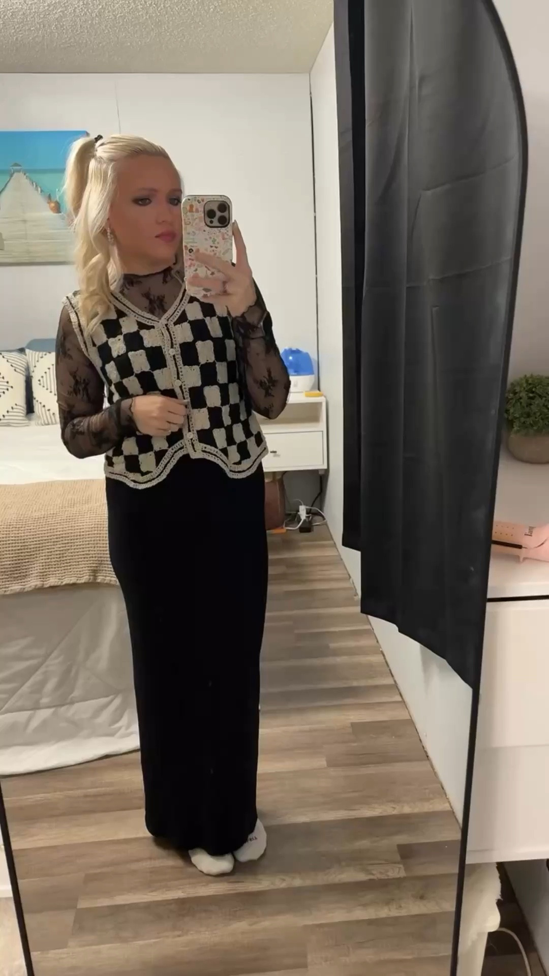 Excuse me while I wear this @pumiey.us dress on repeat! 🖤✨ 
•
#layeredoutfits #closetstaples #pumieydress #amazonfashionfinds #outﬁtinspo