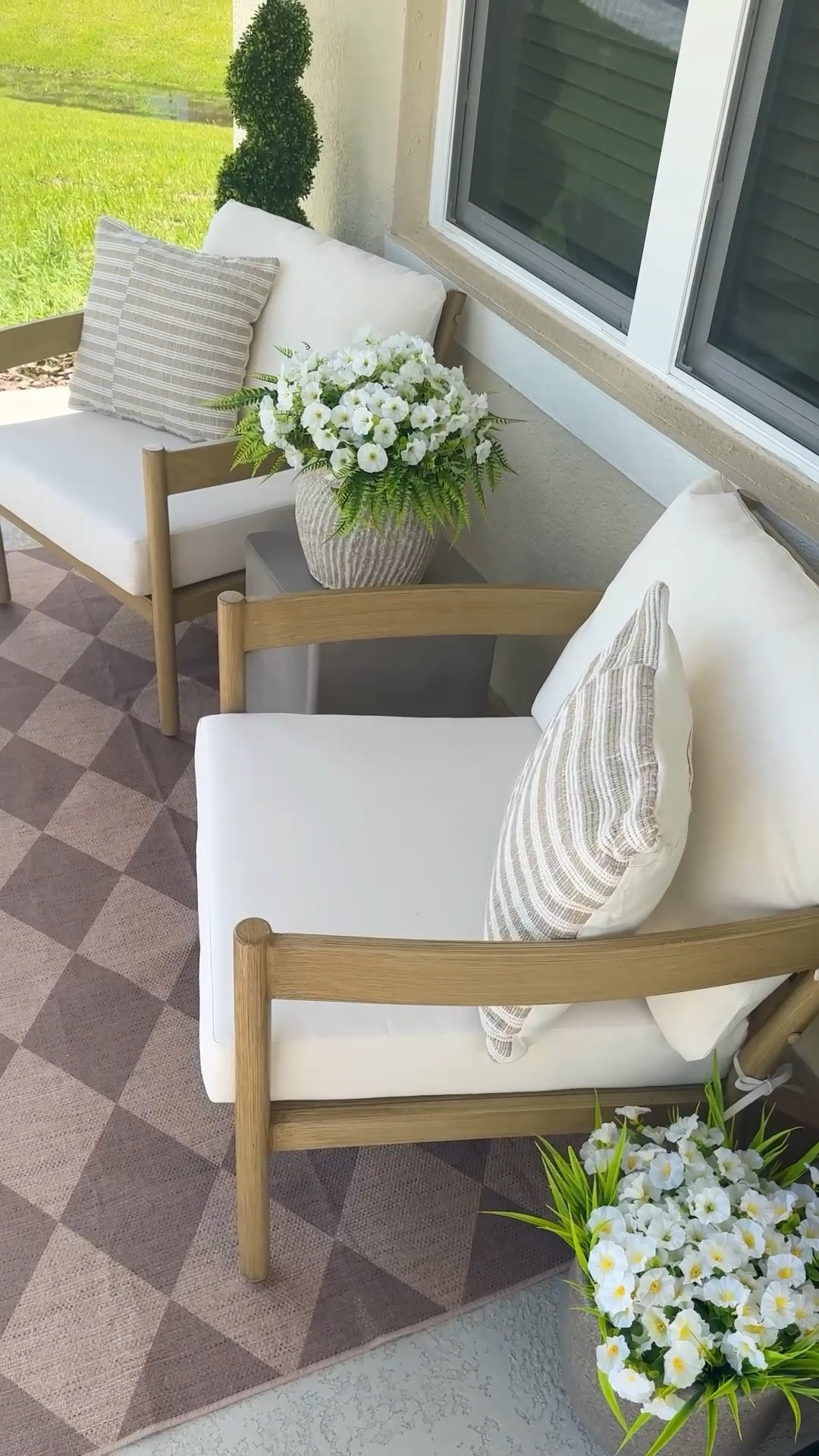 Front porch decor 


#LTKHome #LTKSaleAlert #LTKStyleTip