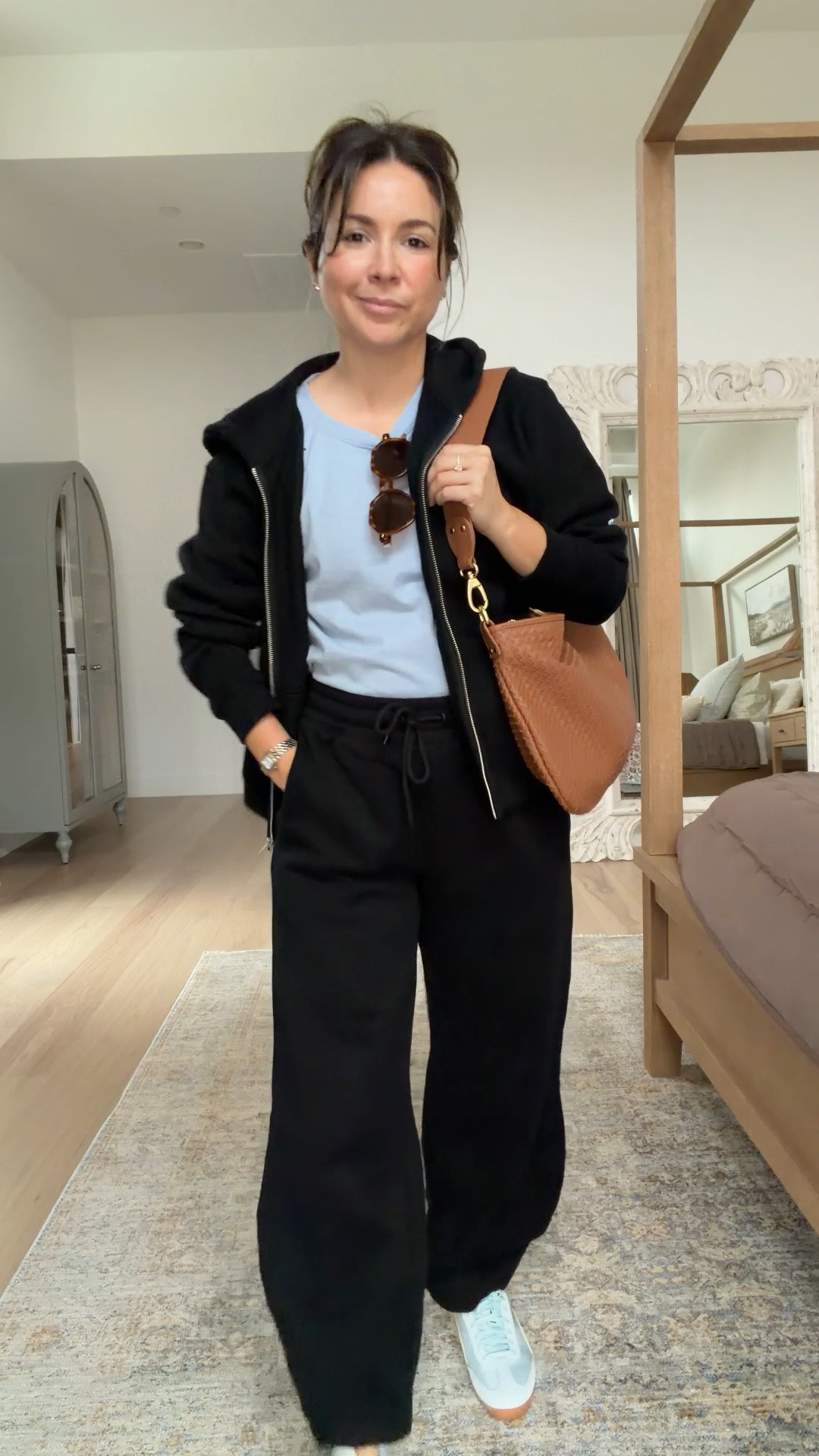 Barrel leg sweatpants!!! Pants XS sweater XS  im 5’2 

So cozy!!

#LTKPetite #LTKgrwm #LTKootd