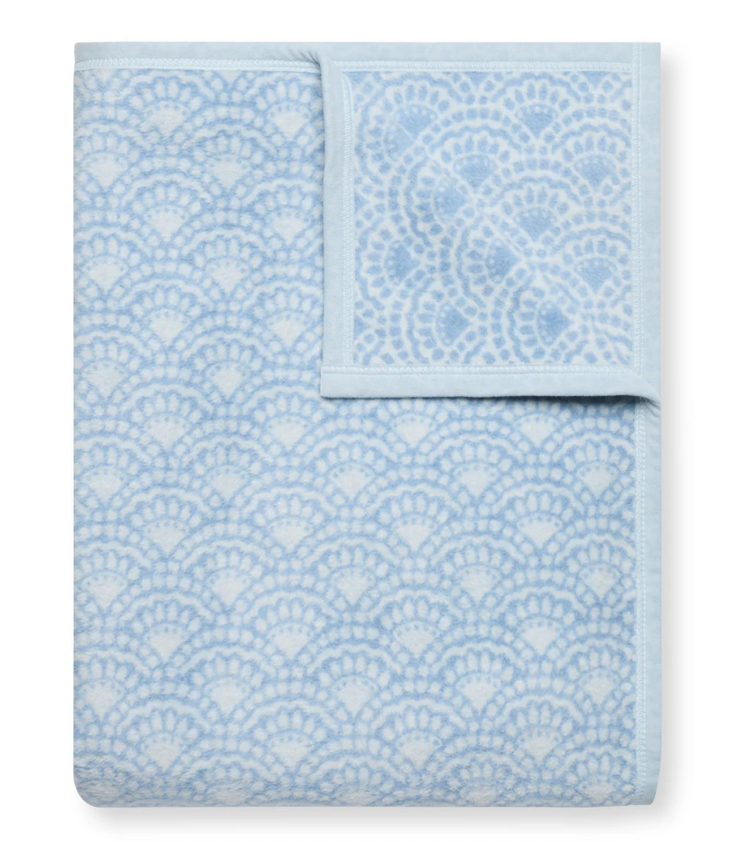 Seaside Scallops Fog Blanket | ChappyWrap