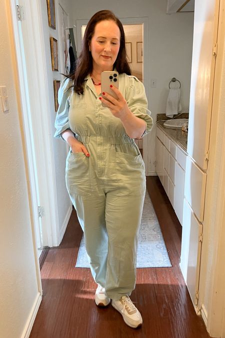 I am living in my jumpsuit!! 

#LTKSeasonal #LTKcurves