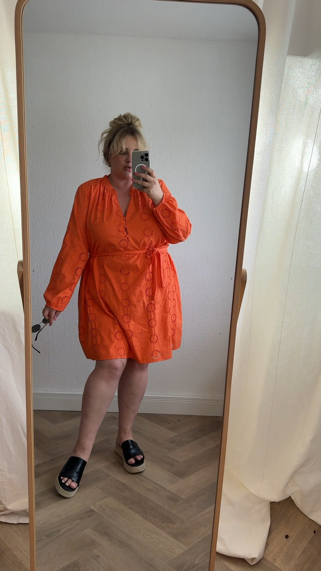 Das perfekte Sommerkleid ☺️

15 % sparen bei Bon Prix mit dem Code: 15beauty

(Gültigkeit: 16.06. -einschl. 18.06.2026; 15% auf Alles; einmalig einlösbar pro Kundin; gilt in DE App & Webshop)

#plussizefashion #muster #kleid #curvy #summerdress

#LTKdeutschland #LTKplussize #LTKkleider