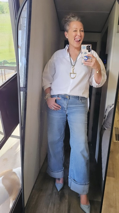 Jeans and a crisp white button down is ALWAYS my classic go to look. It’s easy. It's timeless. It's chic. Paired with these blue amazing @prada slingback pumps, 👌🏼

#fashionover40 #style #midsize #timeless #ootd