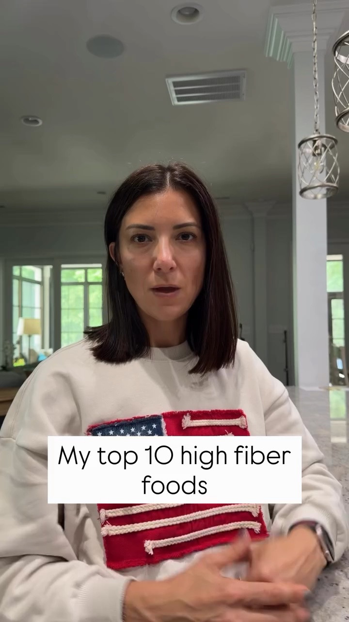 Get in your fiber girls!

It will keep you full.
It will make you regular— if you know what I mean. 
It lowers your cholesterol
And combined with protein it’s a powerhouse for weight loss.