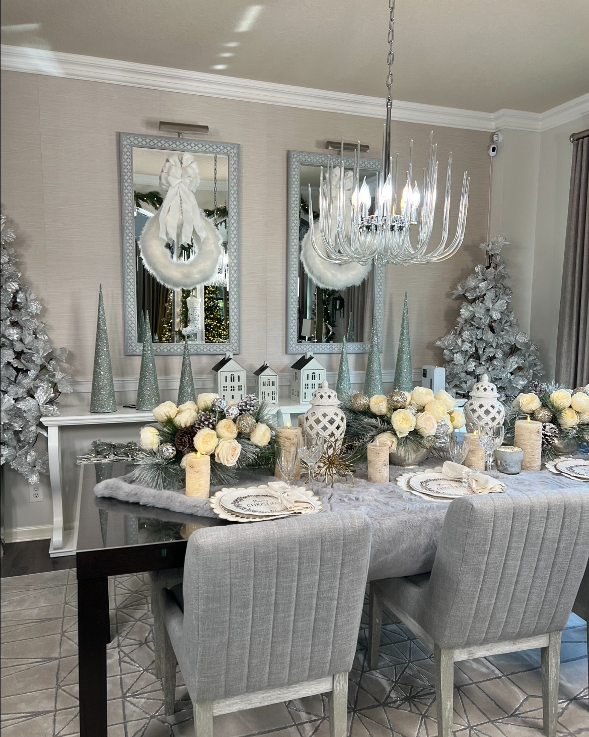 My icy winter dining room decor set up💙🤍❄️

#LTKHome #LTKSeasonal #LTKHoliday