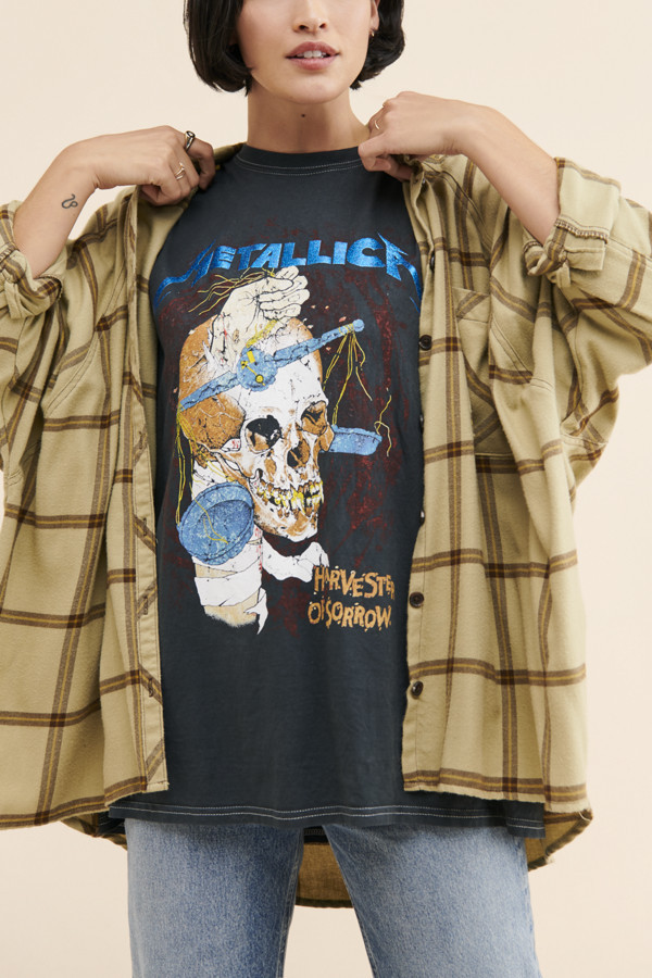 Harvester Of Sorrow Tour Glitter Tee | Nuuly