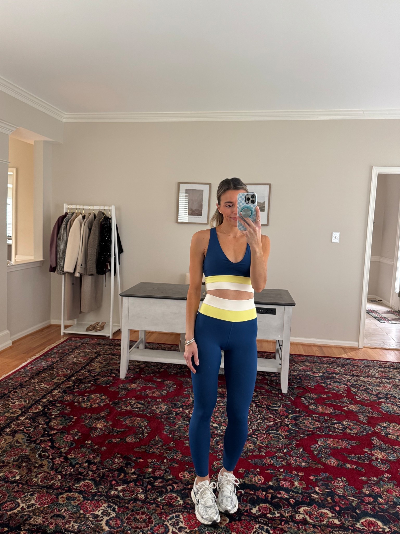 XS pants, XS top 

#LTKActive #LTKfitnessgoals #LTKFindsUnder50