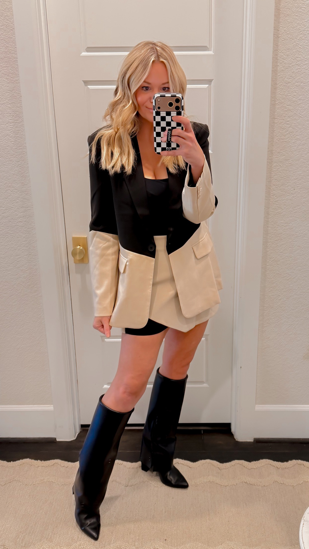 Code ALY40!!!! @VICI new fall collection just came out and this is the cutest set I’ve ever seen in my life!
Blazer: tts wearing a medium
Skort: sized up to a large
Boots: tts 
Tank : tts