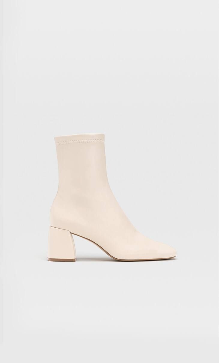 Bottines à talon midi élastiquées - Toutes femme | Stradivarius France | Stradivarius (FR)