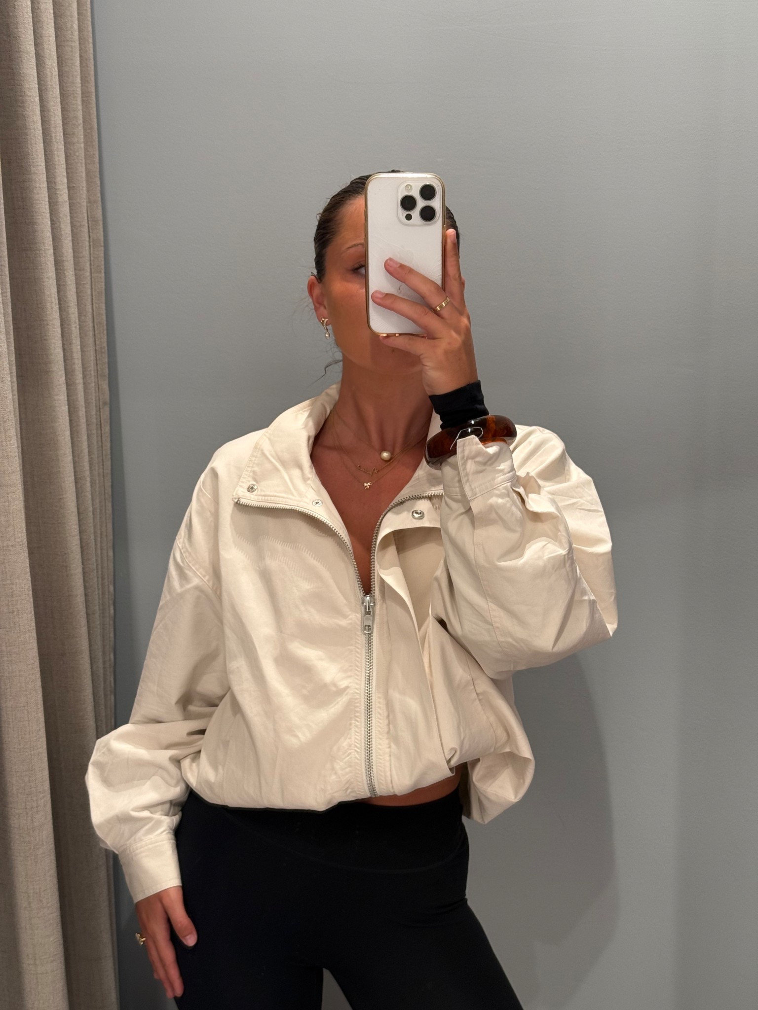 Dissh jacket! The fall/ autumn jacket you need! wearing an Xs it’s extremely over sized I would suggest sizing down! 

#LTKspring #LTKautumn #LTKstyletip